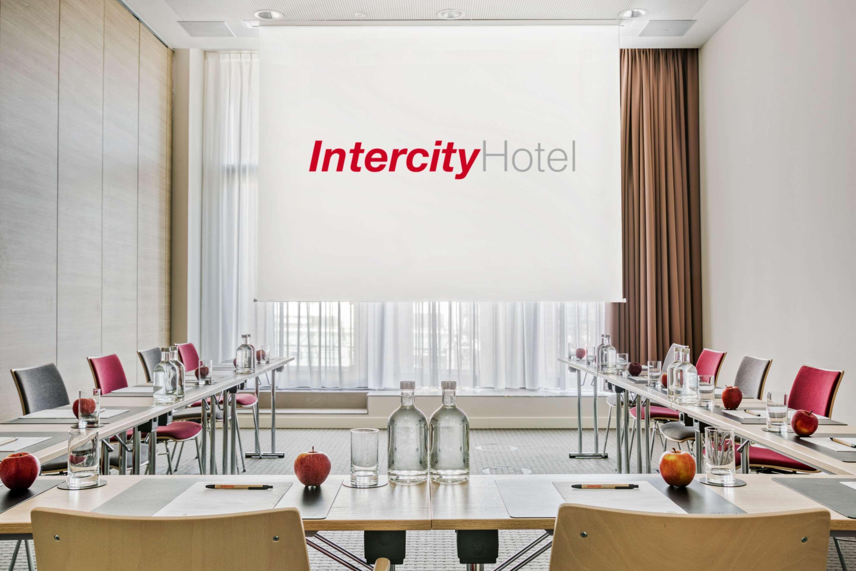 Intercityhotel Hamburg-Barmbek Exterior photo